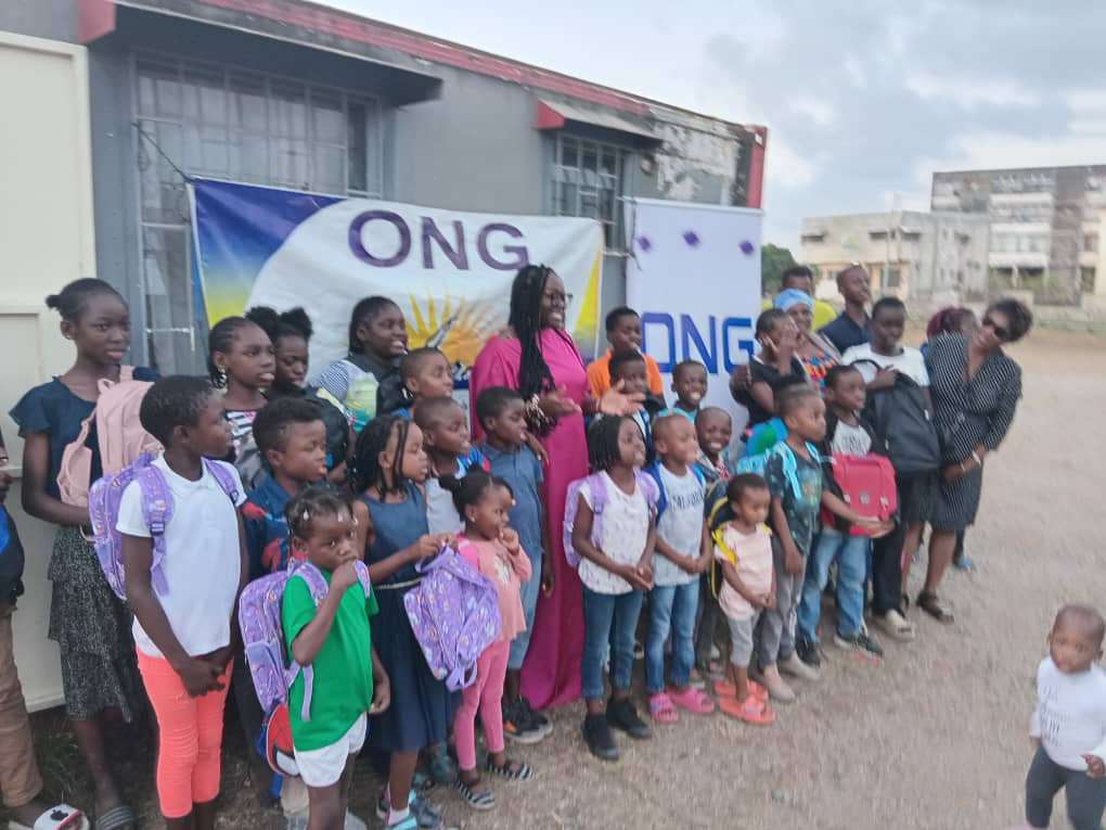 Port-Gentil : 100 kits scolaires offerts aux familles démunies