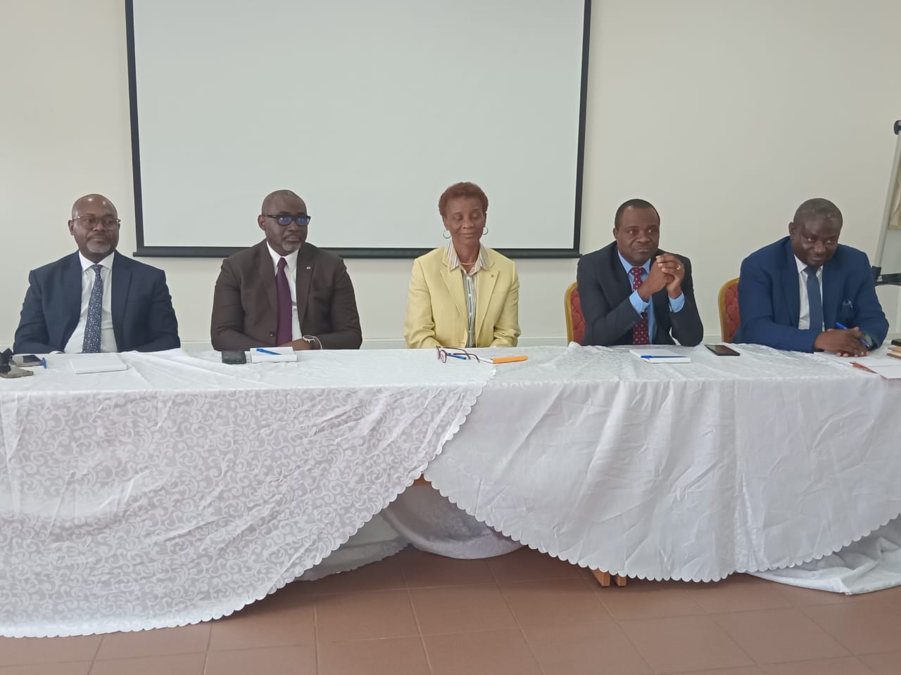Port-Gentil : la Ministre Louise Mvono relance le dialogue social avec les travailleurs du secteur pétrolier