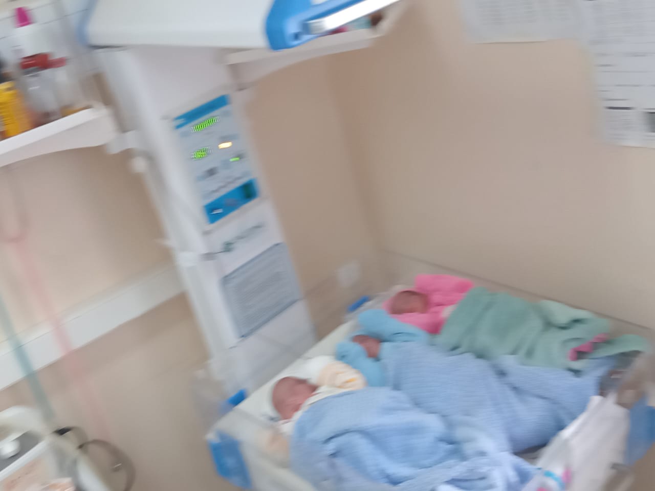 Naissance de triplés au Centre hospitalier régional de Ntchenguè : entre joie et appel à la solidarité