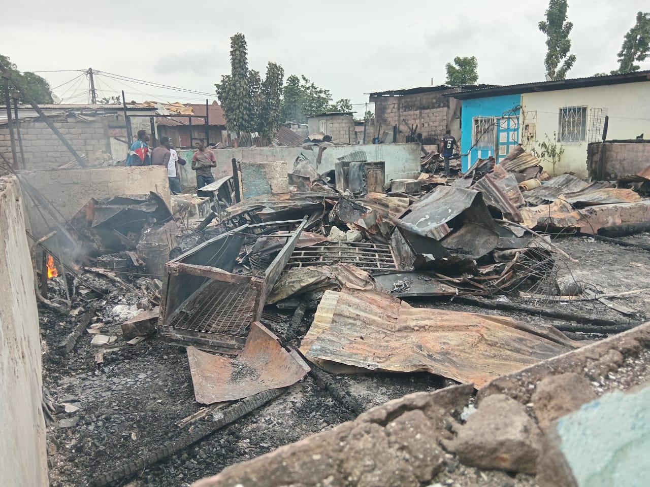 Port-Gentil : un homme perd la vie dans un violent incendie au quartier Sud