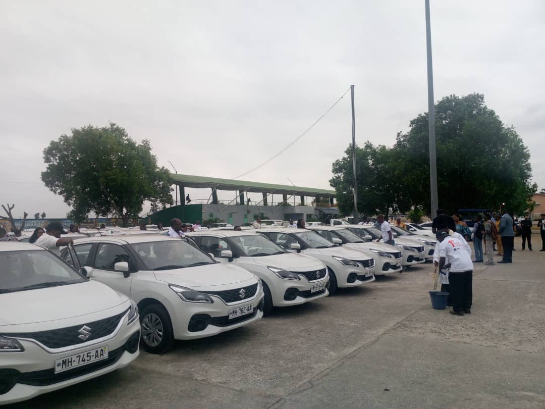 Port-Gentil : 26 nouveaux véhicules remis dans le cadre de la deuxième phase de Taxi Gab