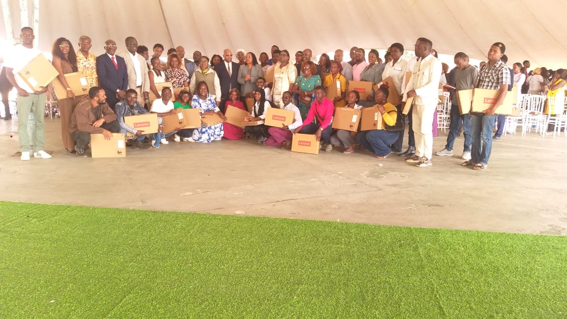Port-Gentil : 200 ordinateurs remis aux entrepreneurs de l’Ogooué-Maritime pour soutenir l’entrepreneuriat