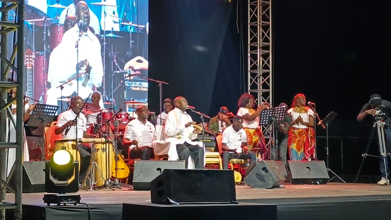 Omboué : un concert historique en hommage à Pierre Claver Akendengué